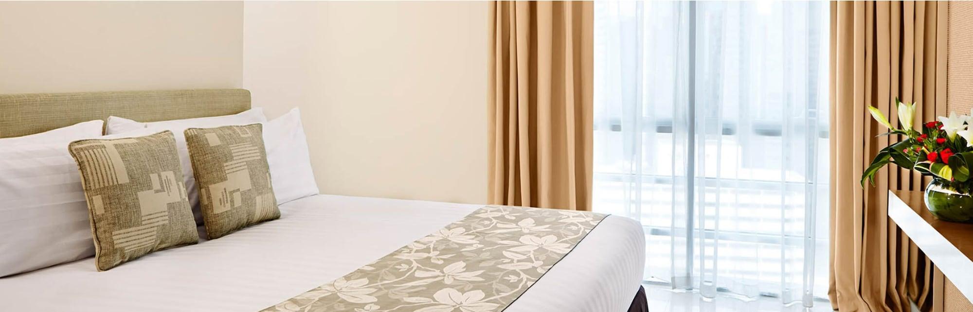 Parkroyal Serviced Suites Куала-Лумпур Екстер'єр фото A bed runner