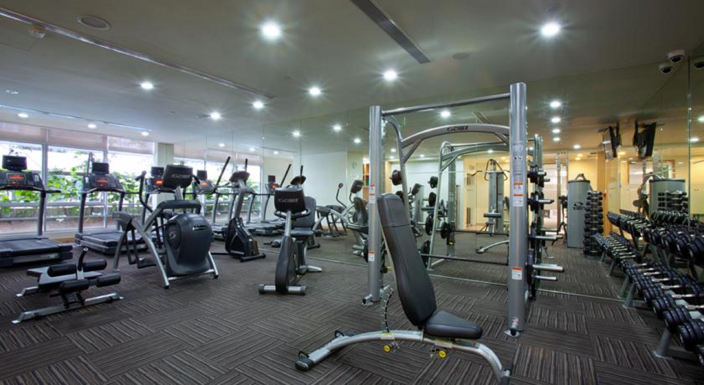 Parkroyal Serviced Suites Куала-Лумпур Екстер'єр фото A gym in a hotel