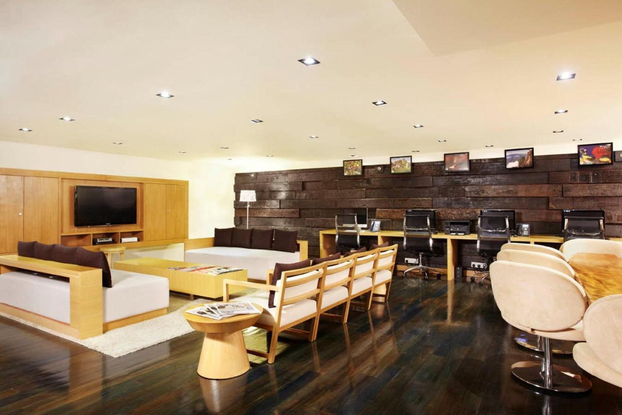 Parkroyal Serviced Suites Куала-Лумпур Екстер'єр фото Business Center