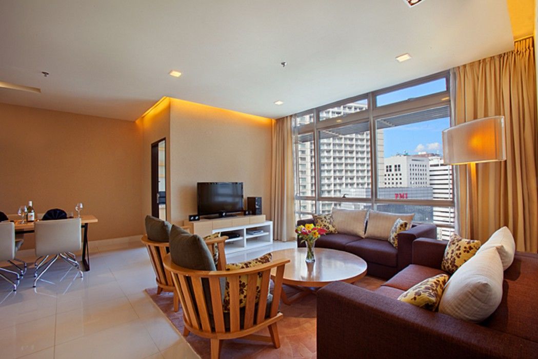Parkroyal Serviced Suites Куала-Лумпур Екстер'єр фото A living room in a serviced apartment in Singapore